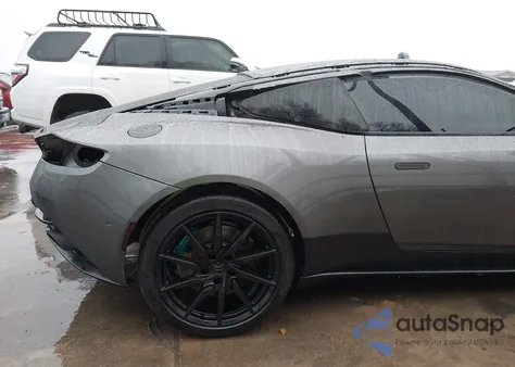 2017 Aston Martin Db11 Launch Edition z USA, uszkodzony, nr VIN SCFRMFAV8HGL02777